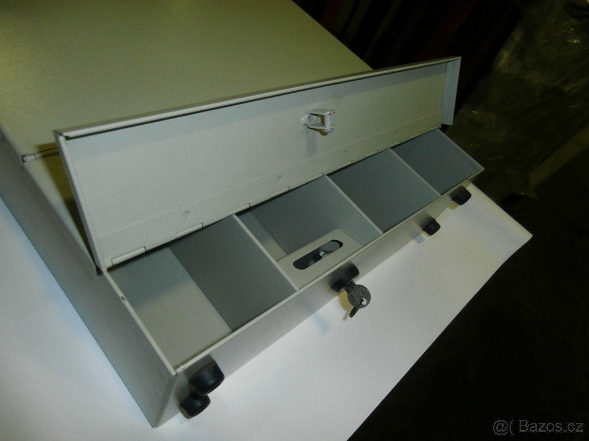 Sejf, trezor, kasička, pokladnička, střádanka za 400 kč - 6