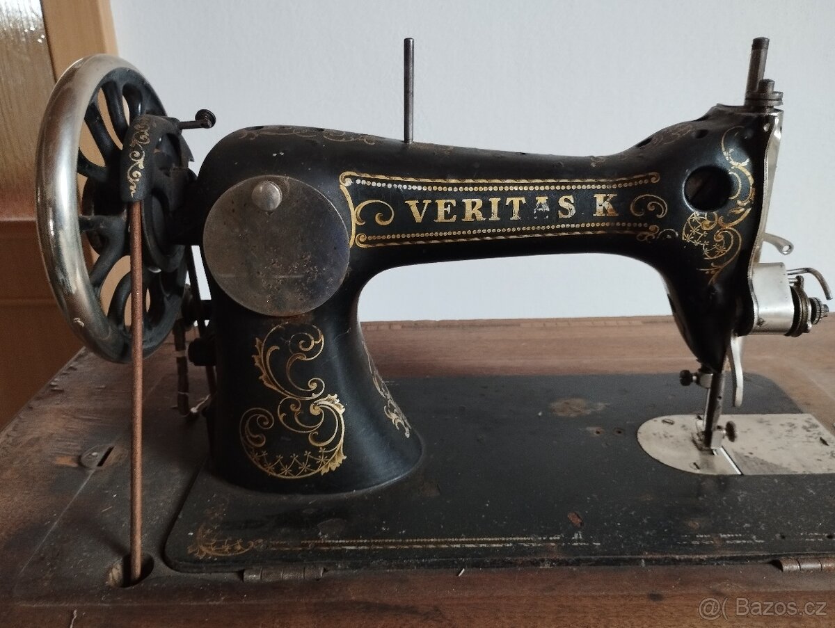 Historický šlapací šicí stroj Veritas - 6