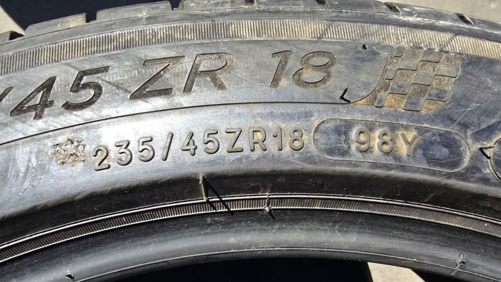 Letní pneu 235/45/18 Michelin - 6
