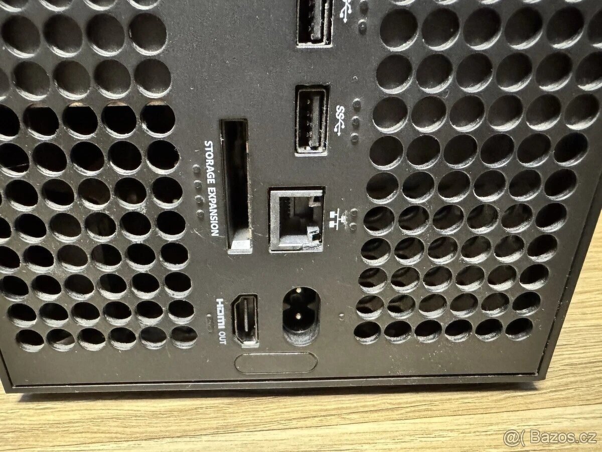 Prodám Xbox Series X Halo Edition 1tb - 6
