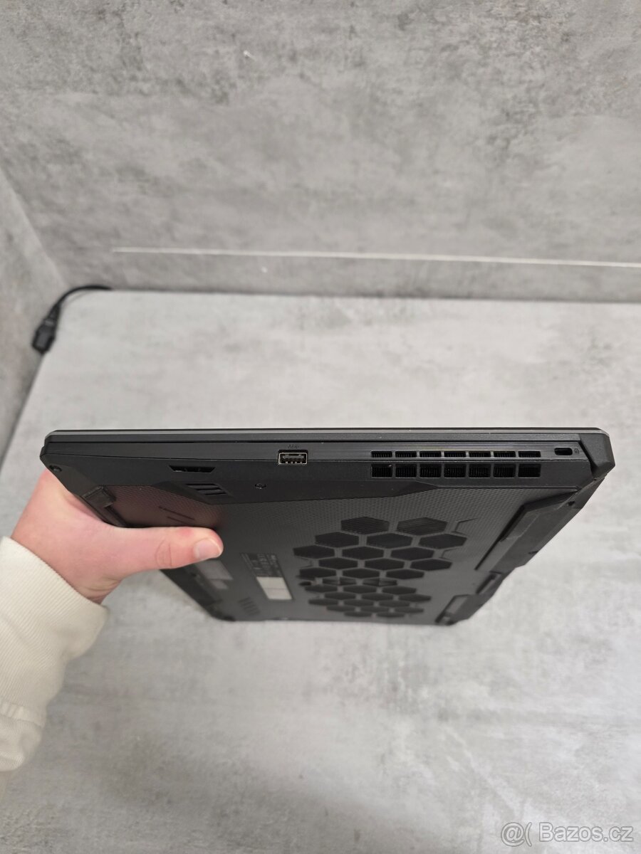 Herní notebook ASUS TUF Gaming 17 - i5/RTX 3050/16GB RAM - 6