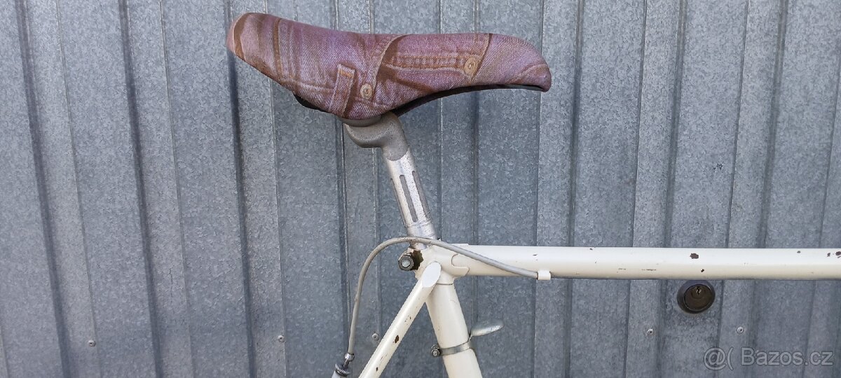 Favorit F1 rok 1957 - 6