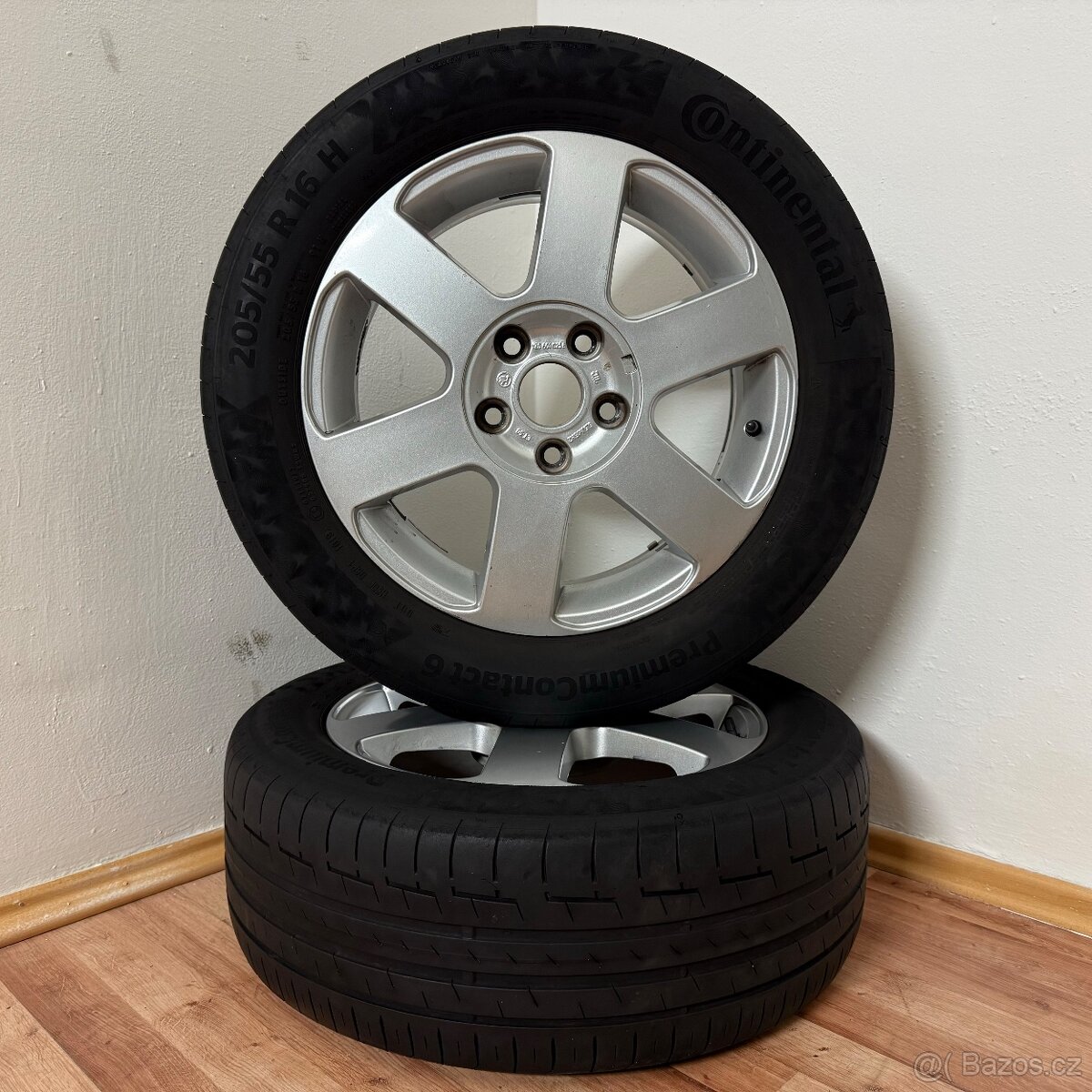 ŠKODA OCTAVIA II 5x112 R16 ET50+LETNÍ 205/55R16 4mm - 6