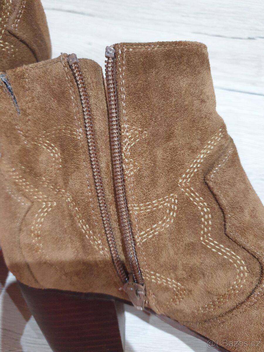 Kotníkové semišové boty, zn.M&S - 6