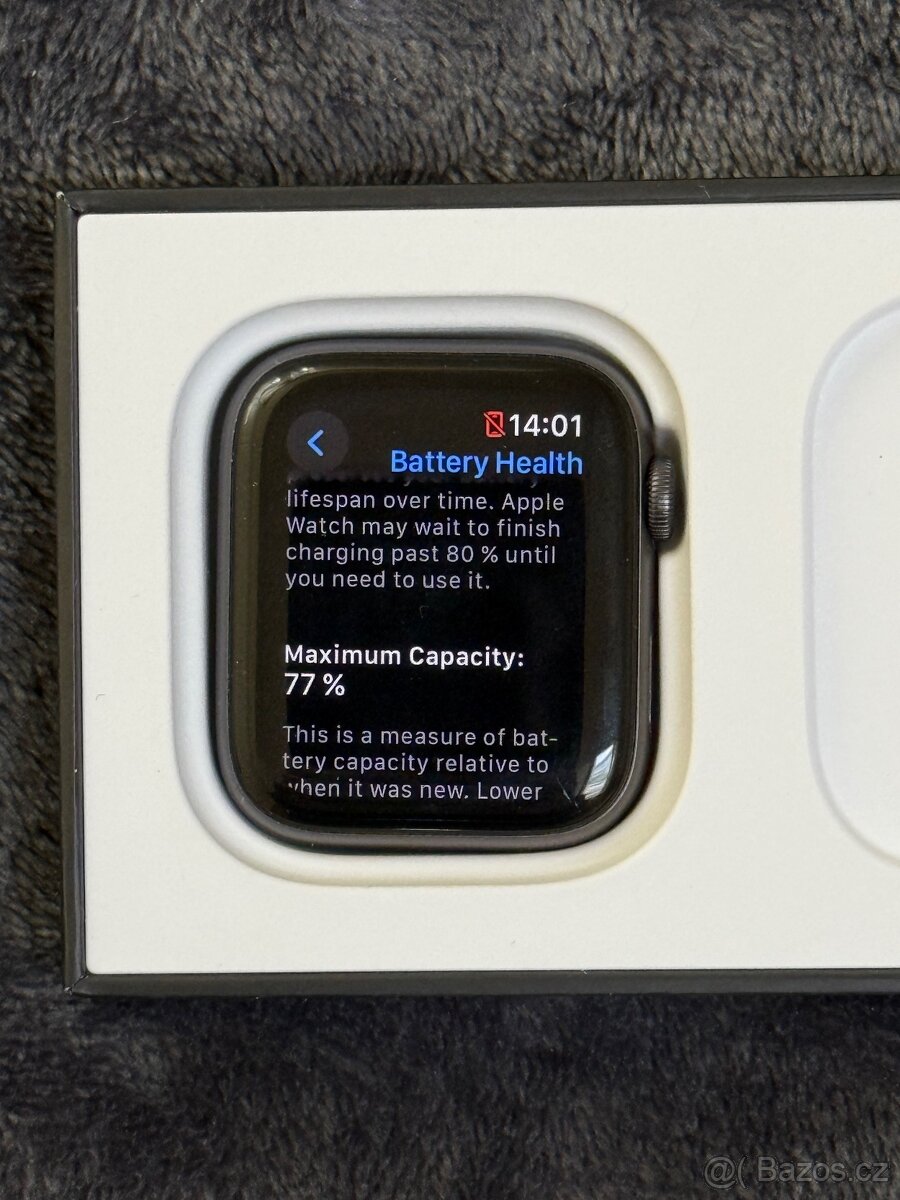 Apple Watch SE Nike Edition (44 mm) - 6