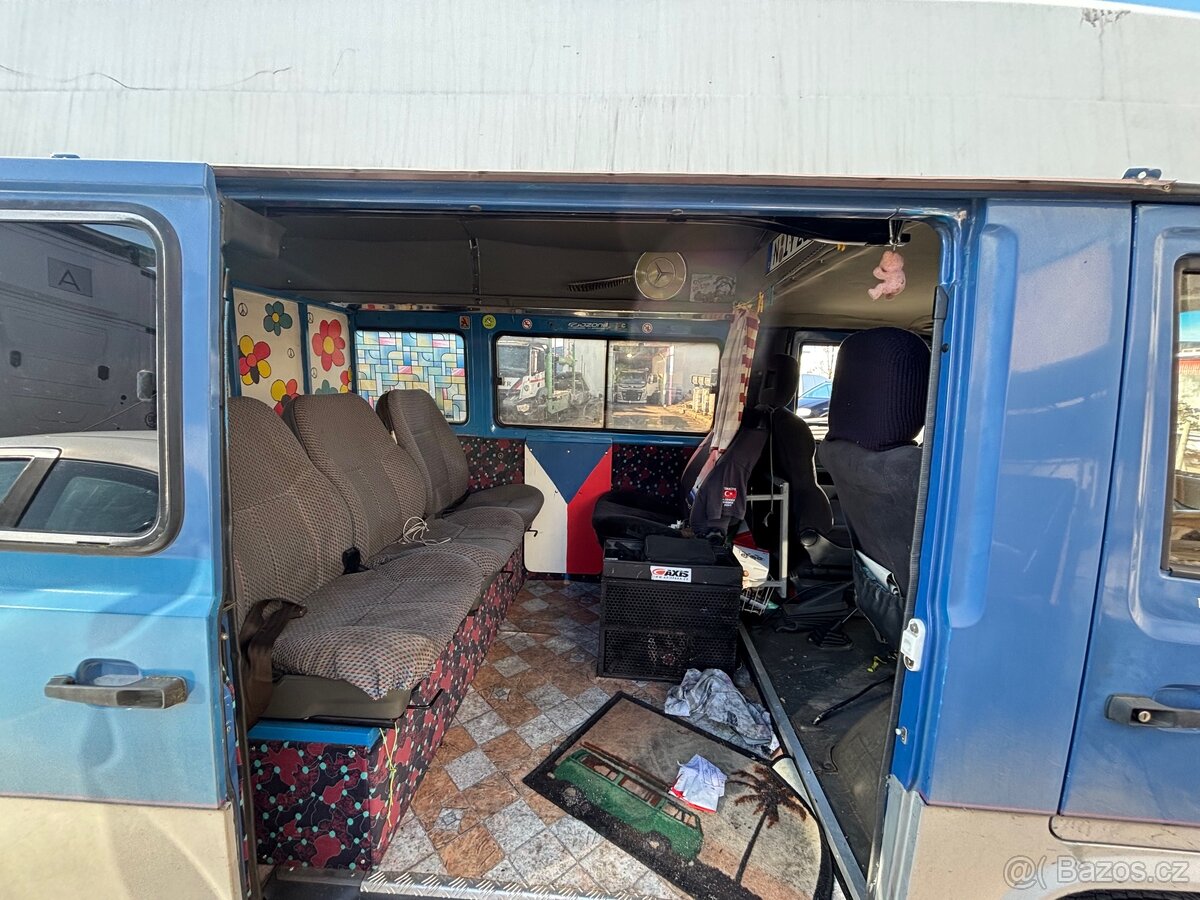 Mercedes MB 100D - 6