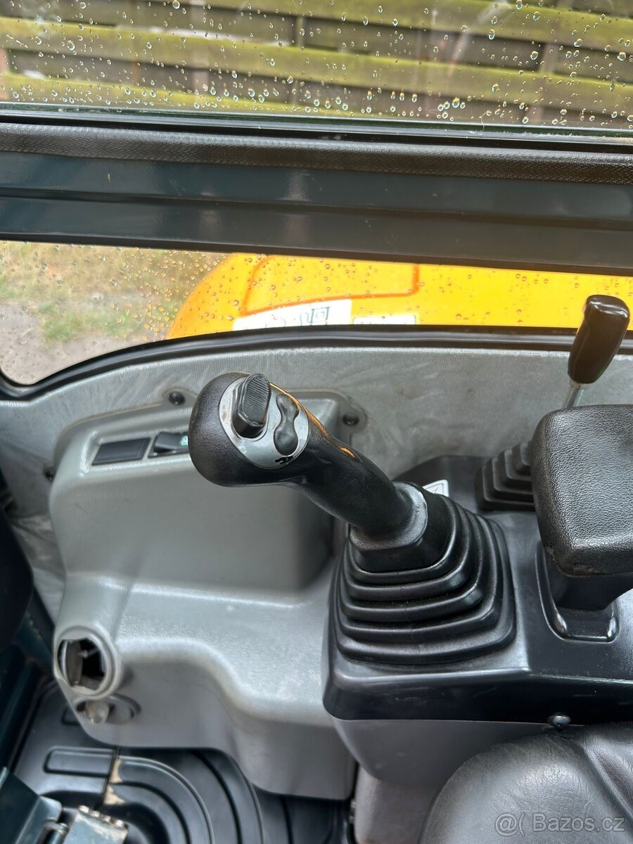 Hyundai 25-9Zak Minibagr 2.8T + 3x lžíce - 6