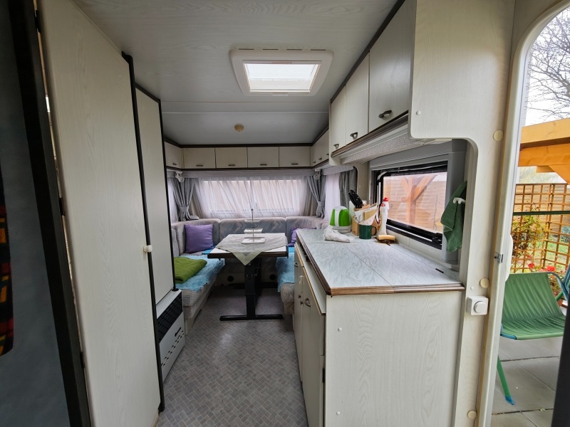 Cestovní karavan HOBBY 470 Classic pro 4 osoby - 6