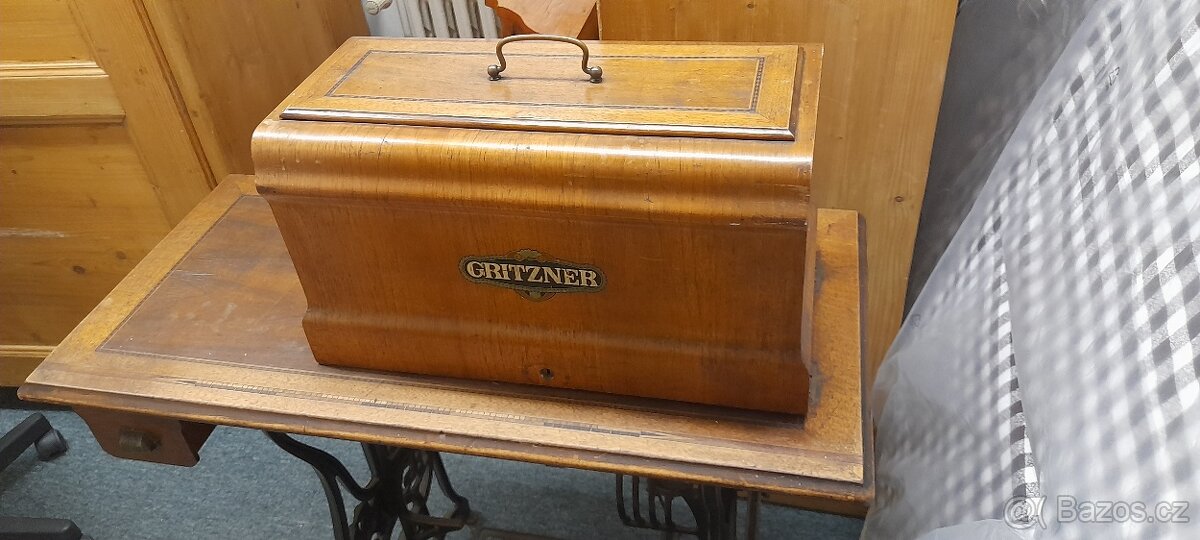 šicí stroj starý GRITZNER. Cena 500,-Kč. - 6