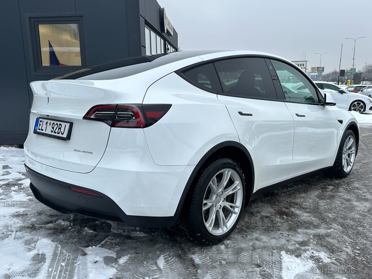 Tesla Model Y 2023 - 6