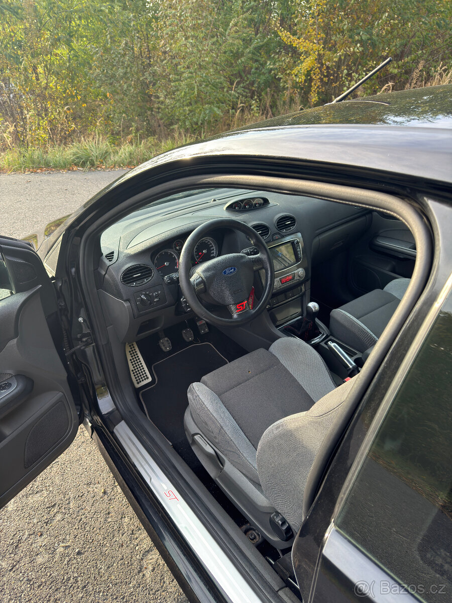 Ford Focus ST mk2 ST225 - 6