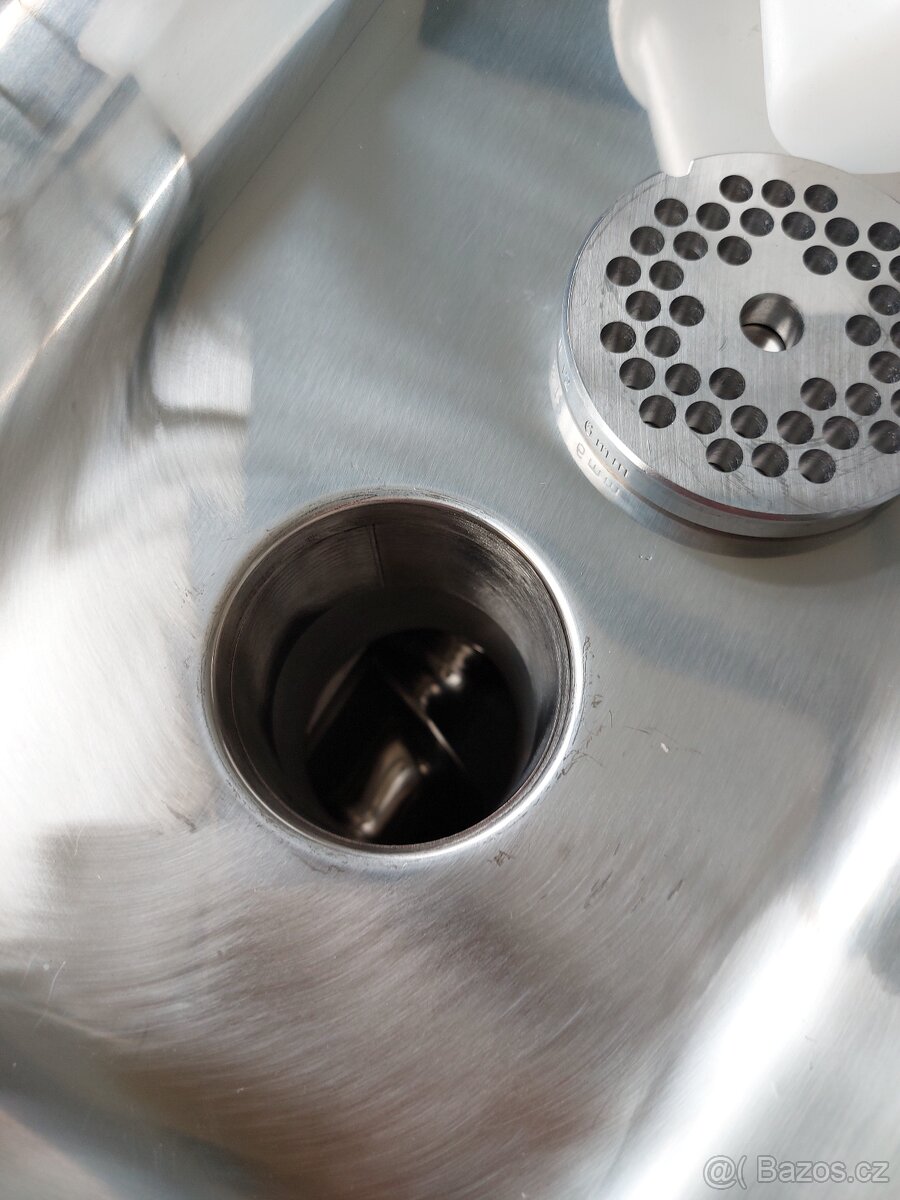 Mlýnek na maso 12 Řeznický vlček, Řezačka masa 12 - 6