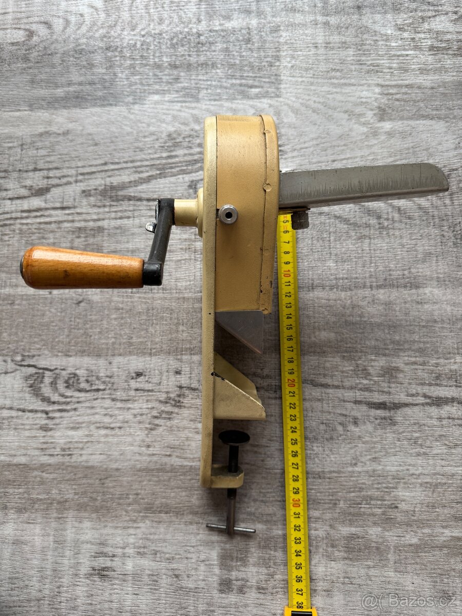 Stolní kruhadlo, kráječ - 6