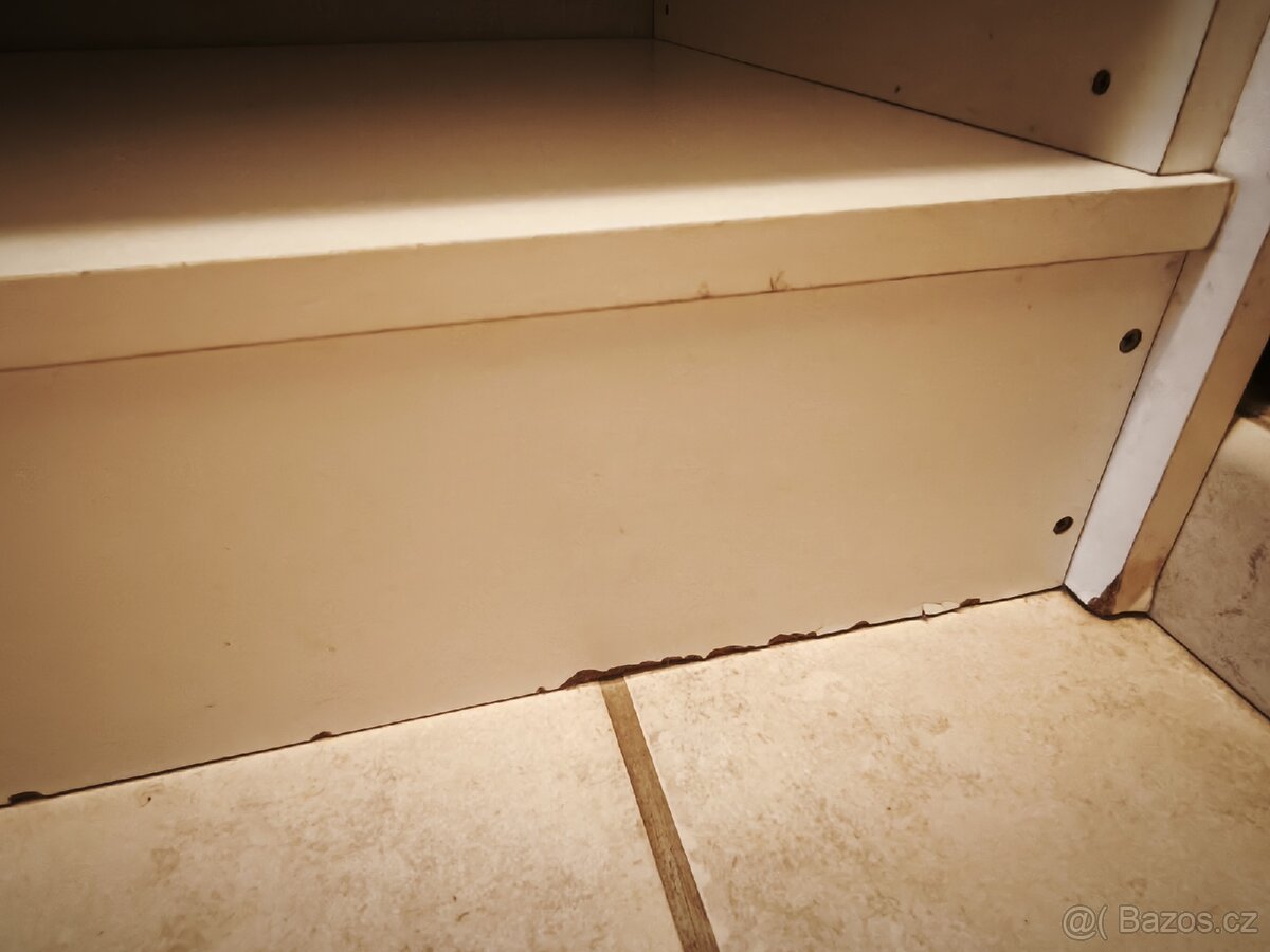 Přebalovací pult a komoda - 6