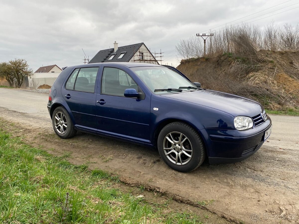 VW Golf IV 1.6 - 6