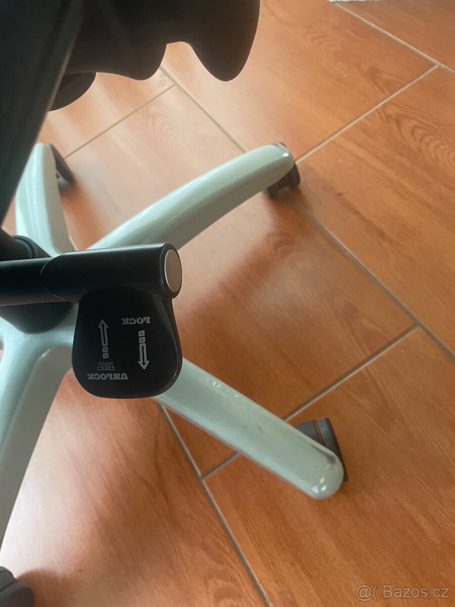Ergonomická kancelářská židle - 6