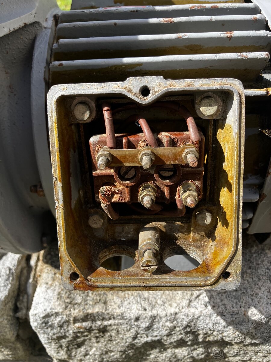 Elektromotor s převodovkou - 6