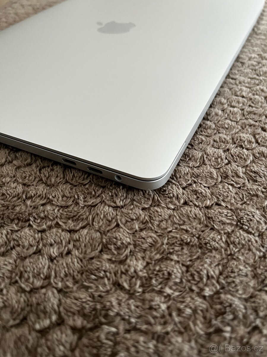 MacBook Pro 16GB 256GB (13”) - 6