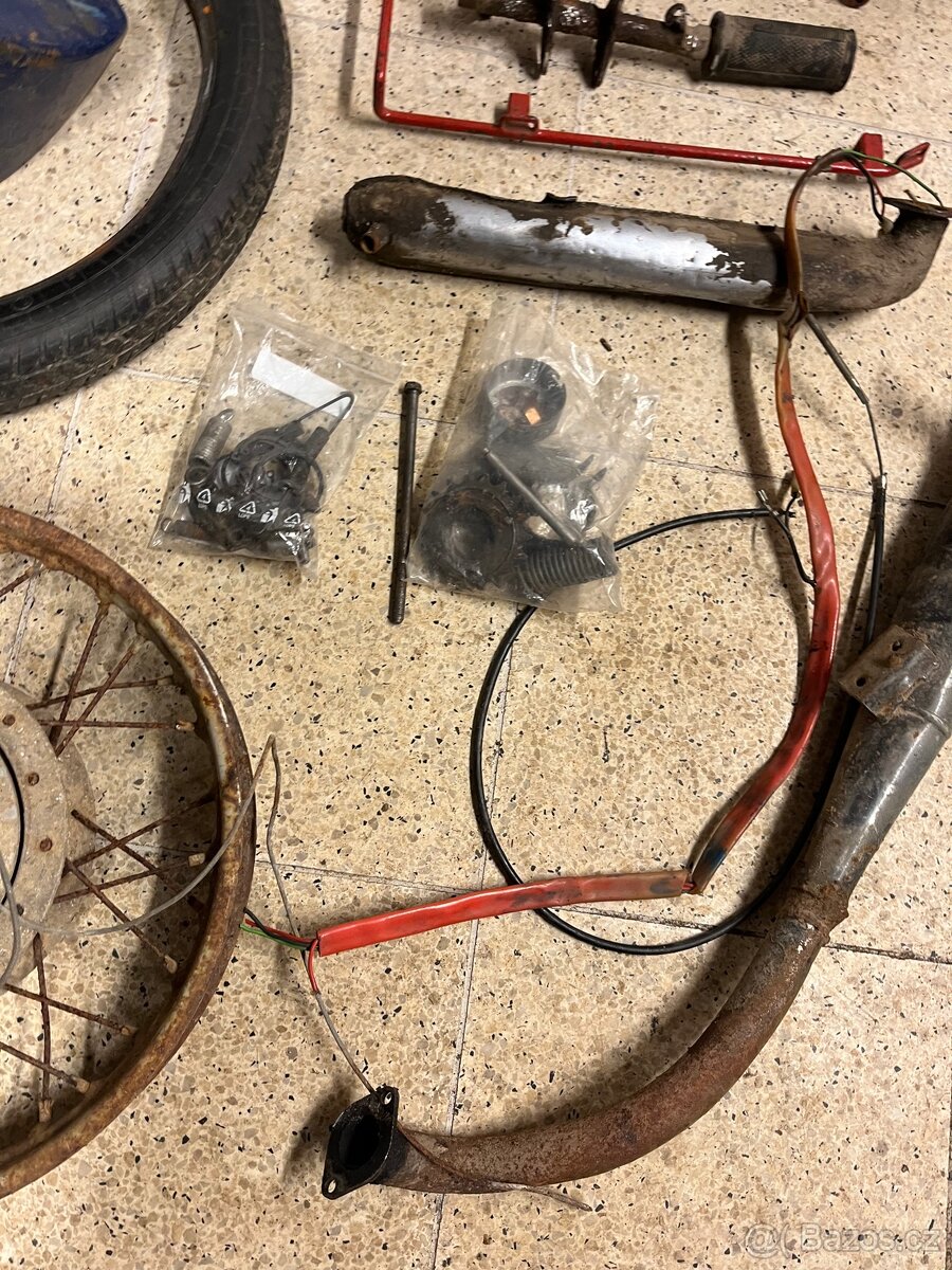 Různé díly na bastl nebo opravu Jawa/ČZ - 6