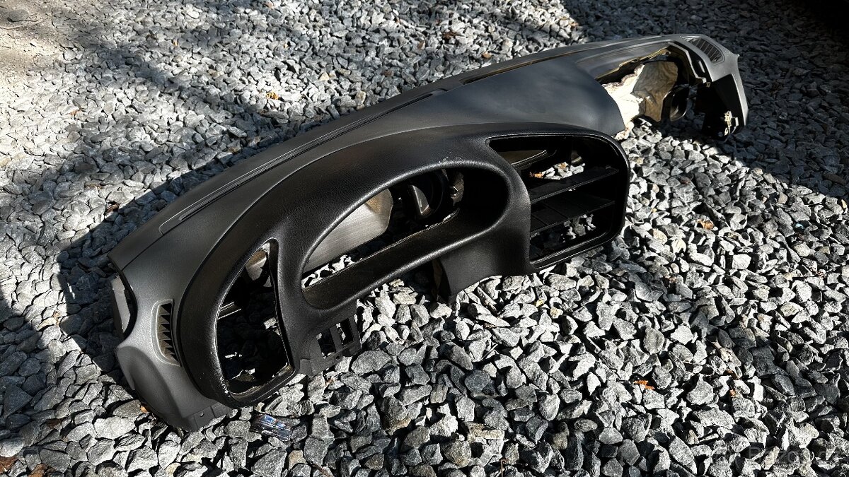 Šedá palubovka BMW E36 Cabrio - Coupe - 6