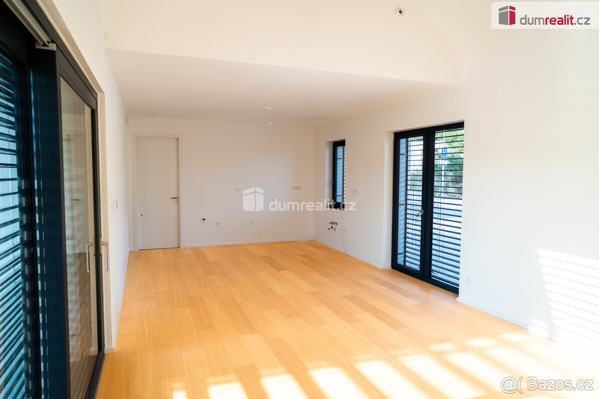 Prodej rodinného domu 5+ kk 135 m², s pozemkem 658 m² - 6