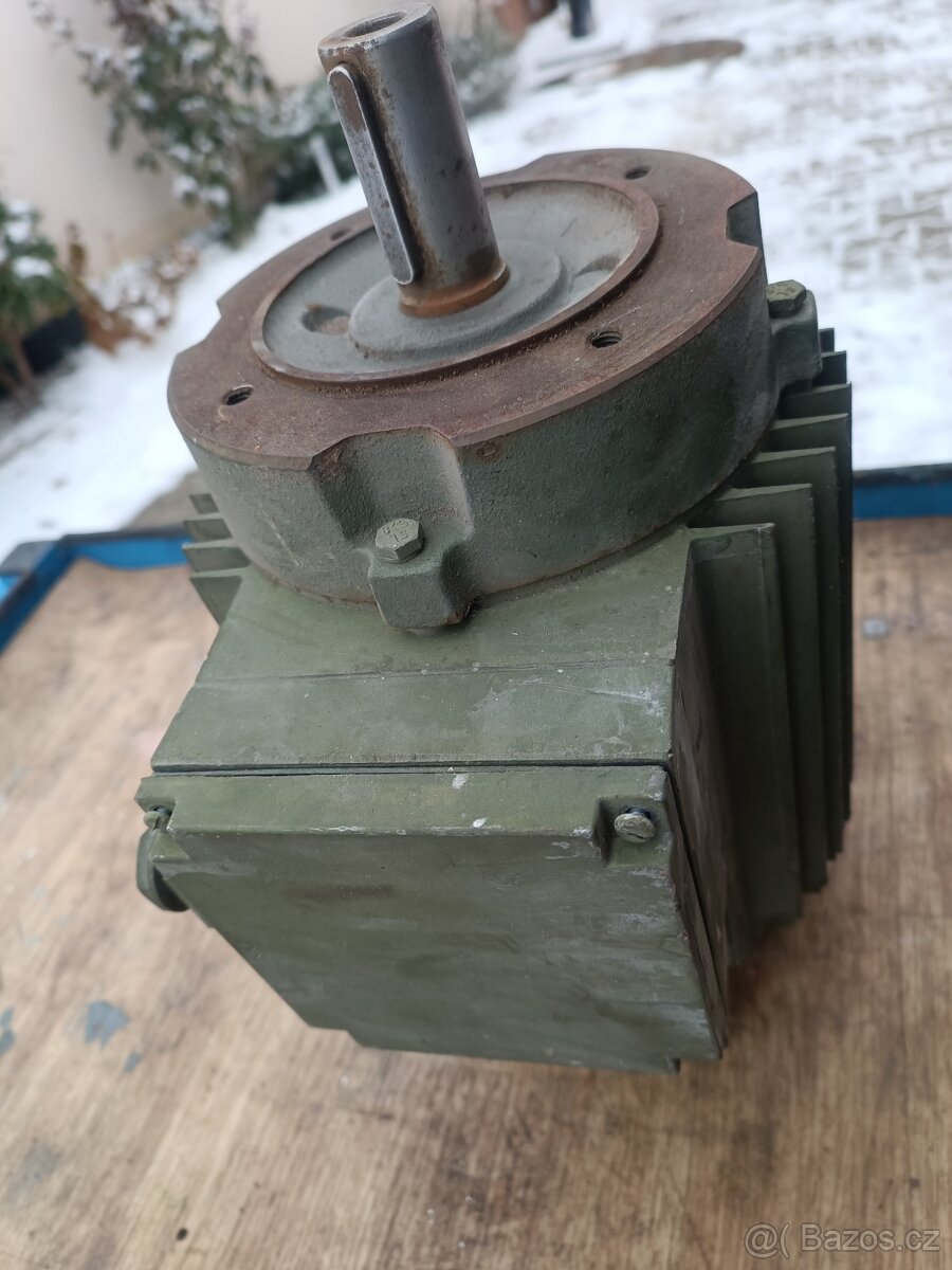 Elektromotor dahlanderův 1,8 /2,5kw 2. rychlostní - 6