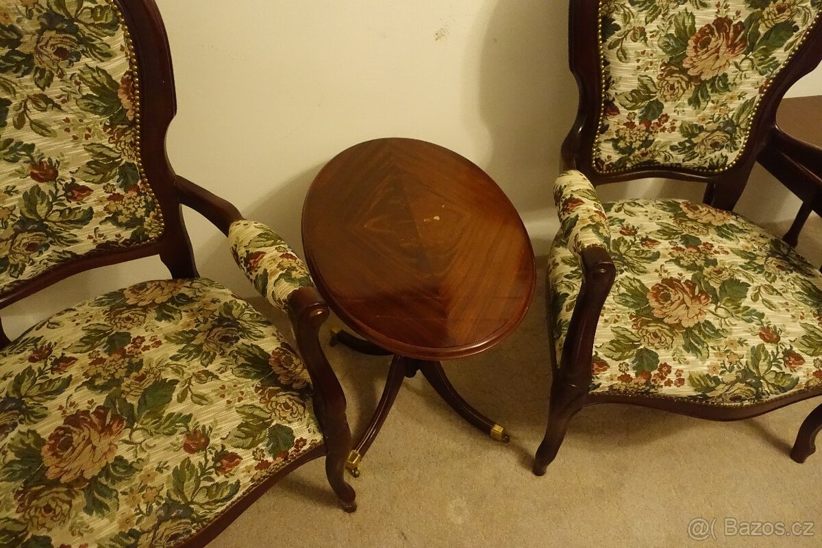 Stoličky a stolík - 6