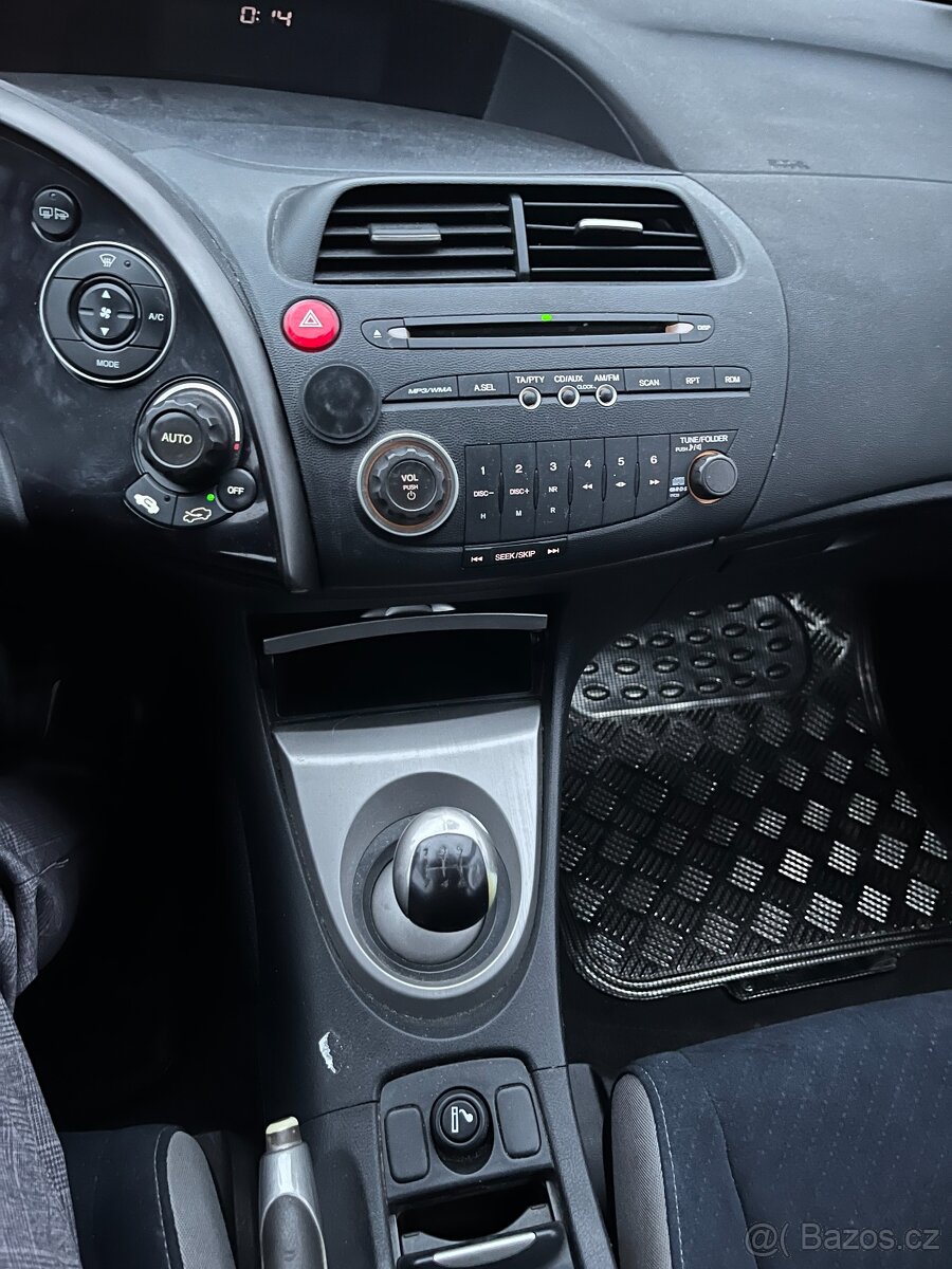 Honda Civic 1.4 - 6