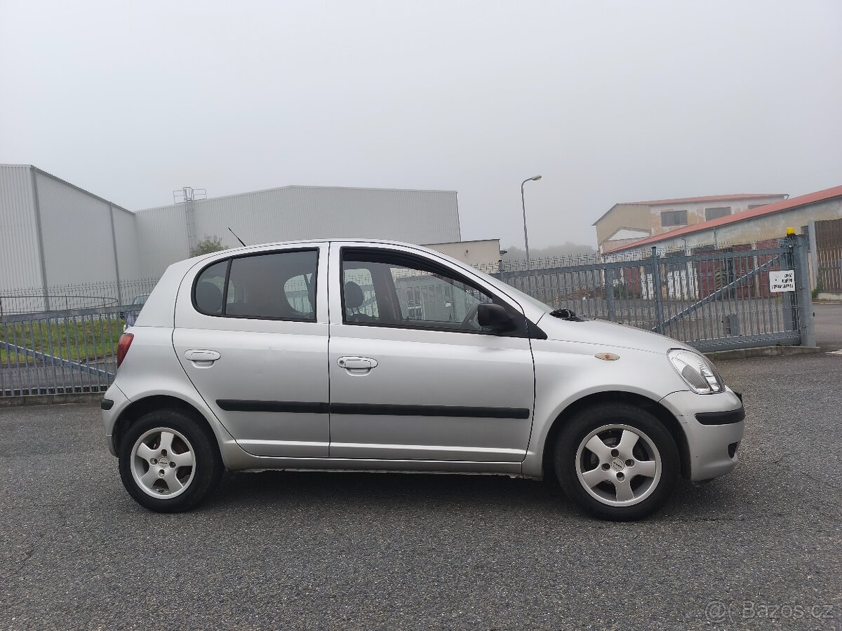 yaris 1.0 top stav - 6