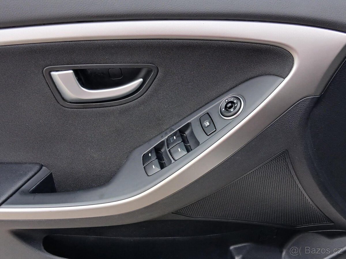 Hyundai I30 1.6 i , 88 kW benzín, 2012 - 6