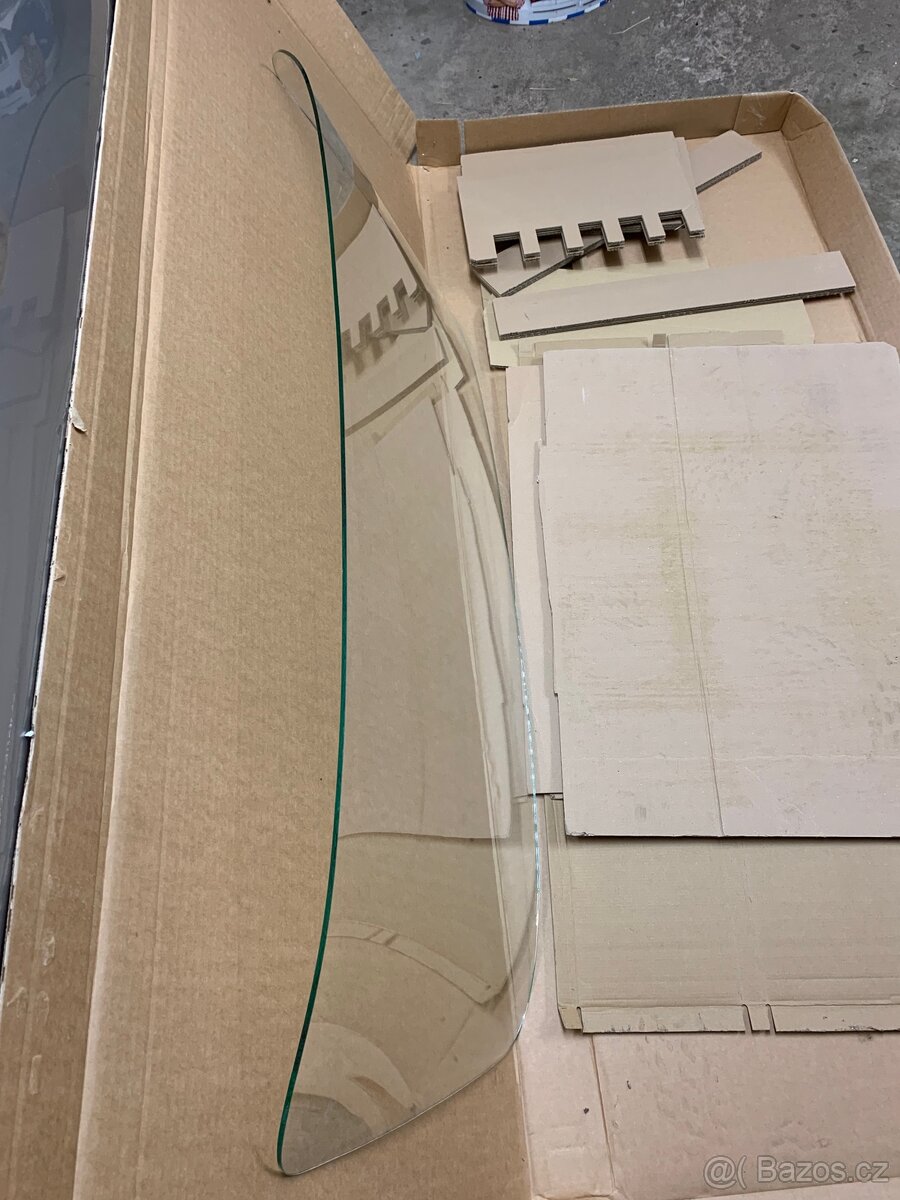 Wartburg 353 NOVÉ čelní sklo - 6