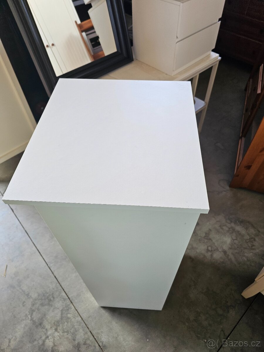 Knihovna - regál - 6