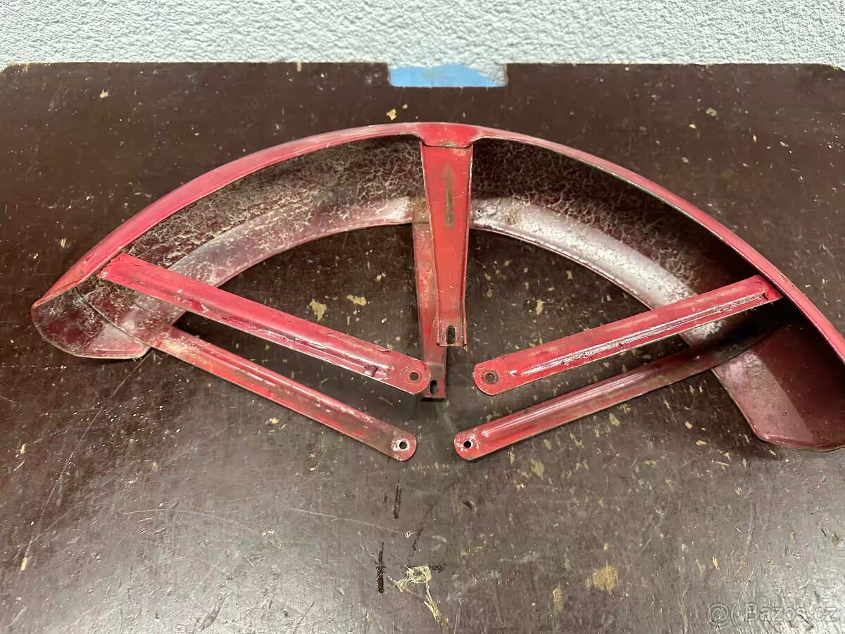 Predám zachovalý prední blatník JAWA 350/634 350/472 - - 6