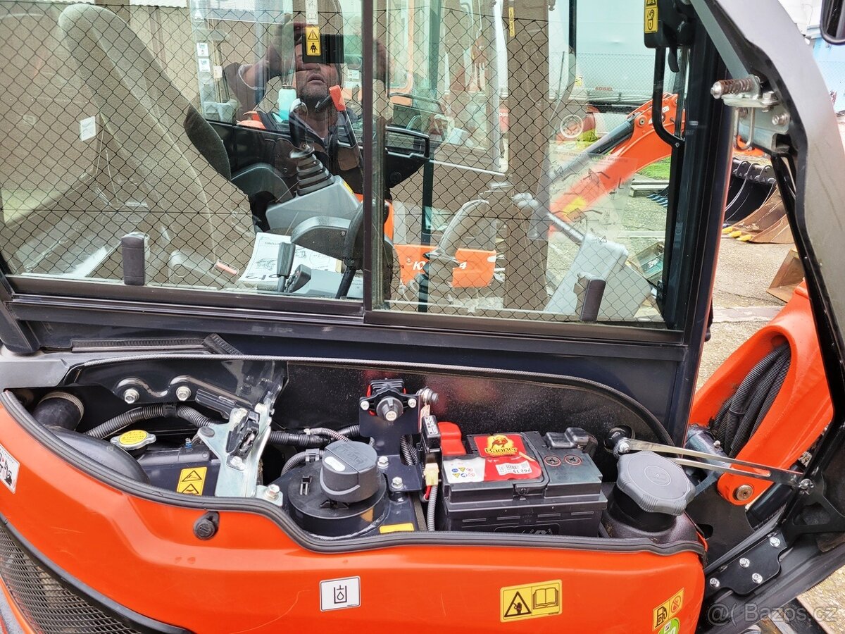 minibagr Kubota U27-4 - 6