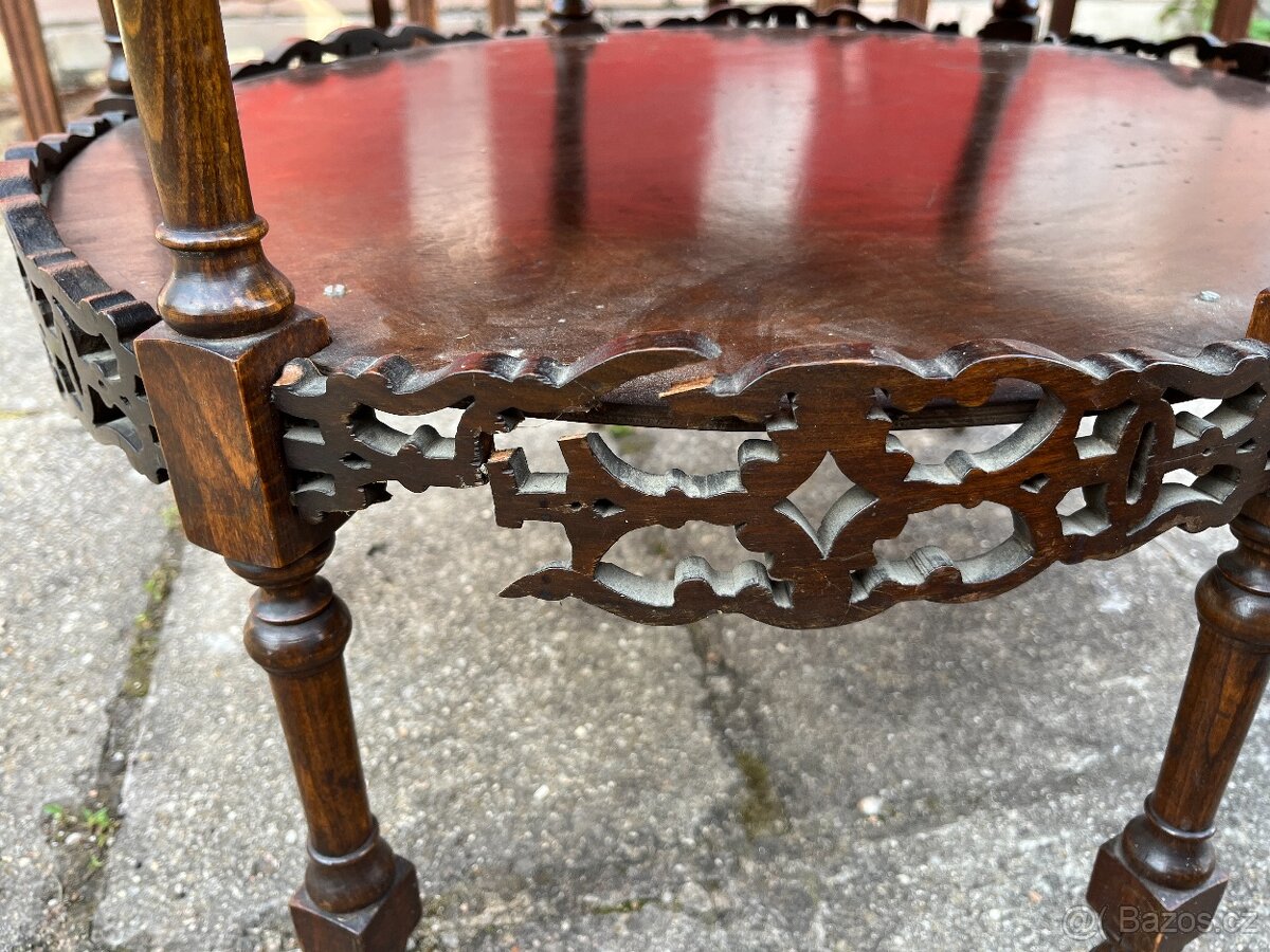 Starožitný nábytek - stolek oválný vyřezávaný - 6