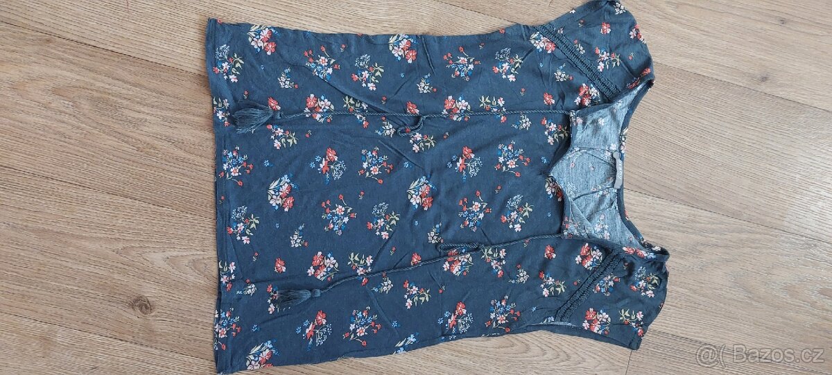 Obleceni damske vel.S - 6