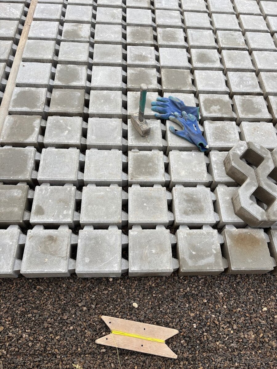 Vegetační dlažba CS beton Quadro - 6