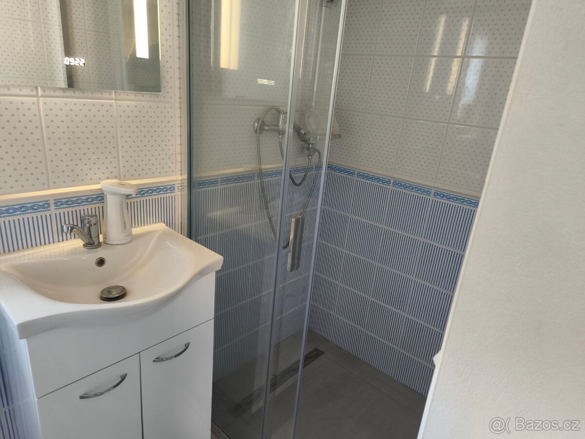 Prodám chatu na Rudolfově cca 3 km od Č.b - 6