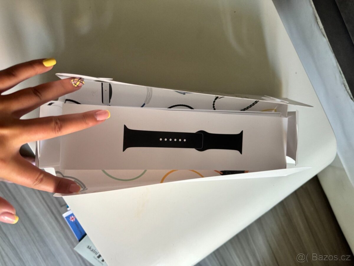 Apple Watch Series 8, 41 mm - NENOŠENÉ - 6