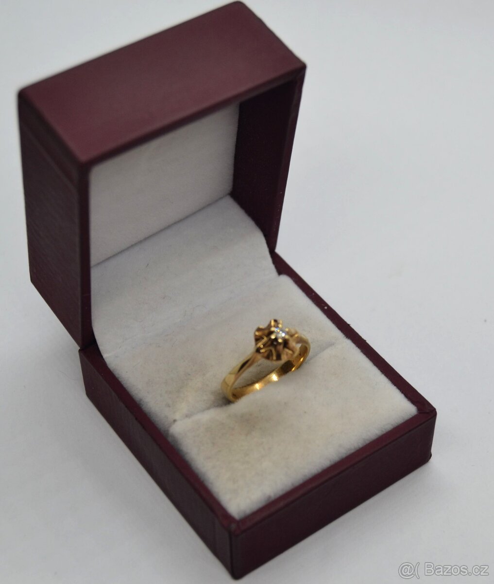 Zlatý prsten s briliantem - 6