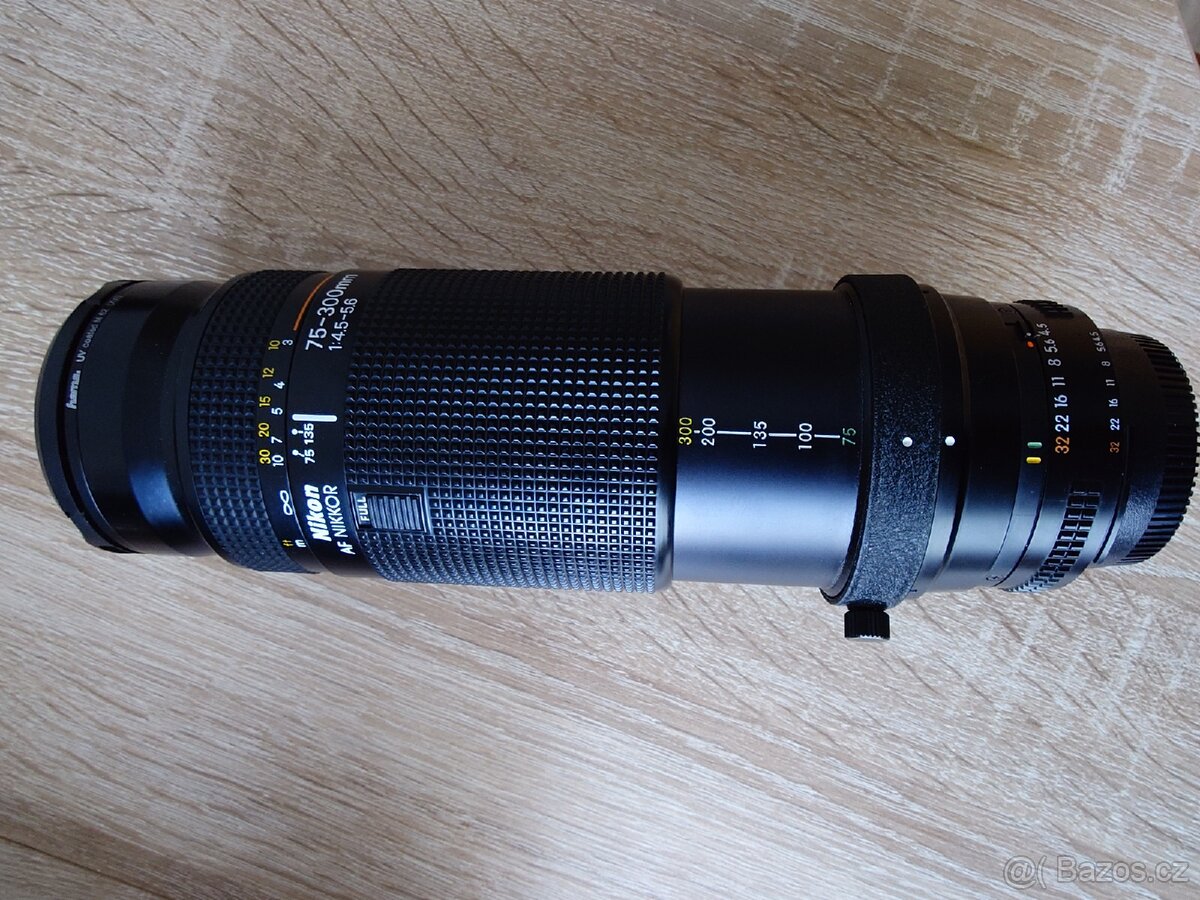 Nikon D7000+ Nikon 75-300+ příslušenství - 6