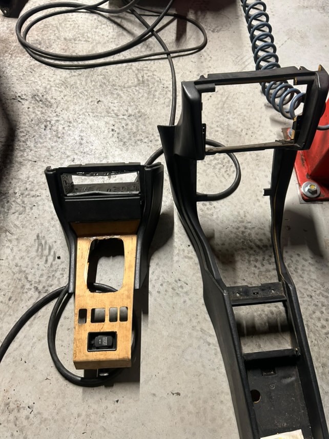 W124 palubní deska, střed na dvoudin (taxi) - 6