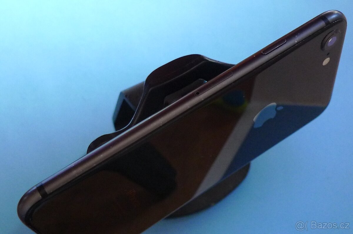 Apple iPhone 8 64GB Baterie 100% - 6