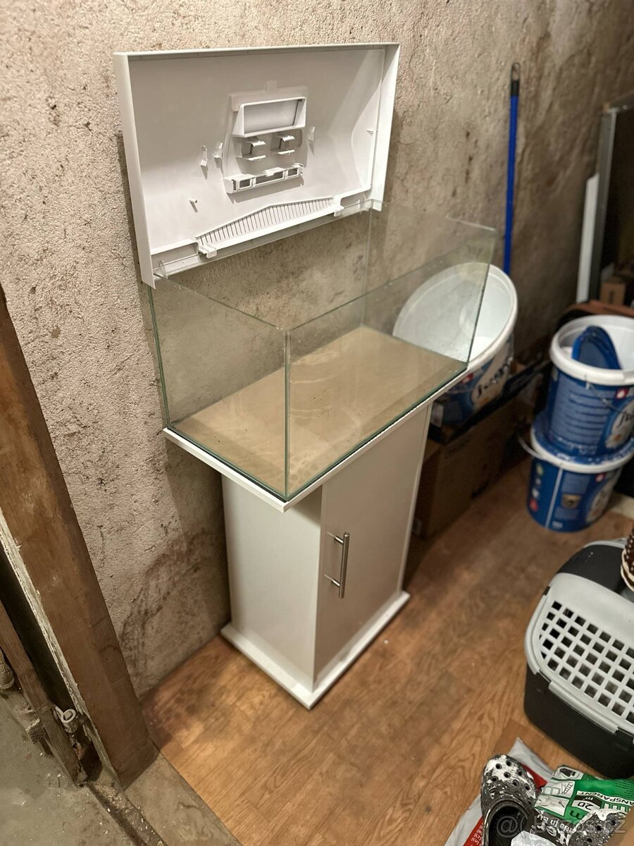 Akvárium 54l + skříň + doplňky k akva - 6