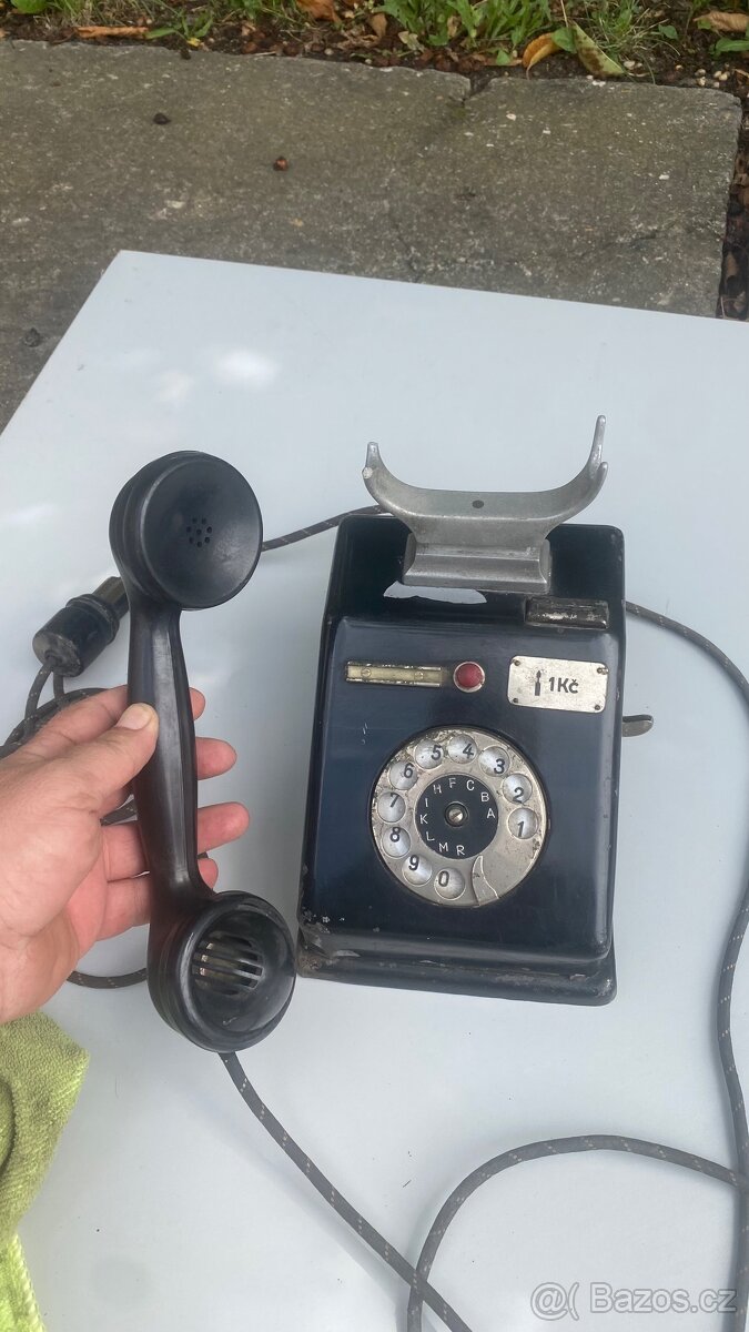 Starý stolni telefon na mince - 6
