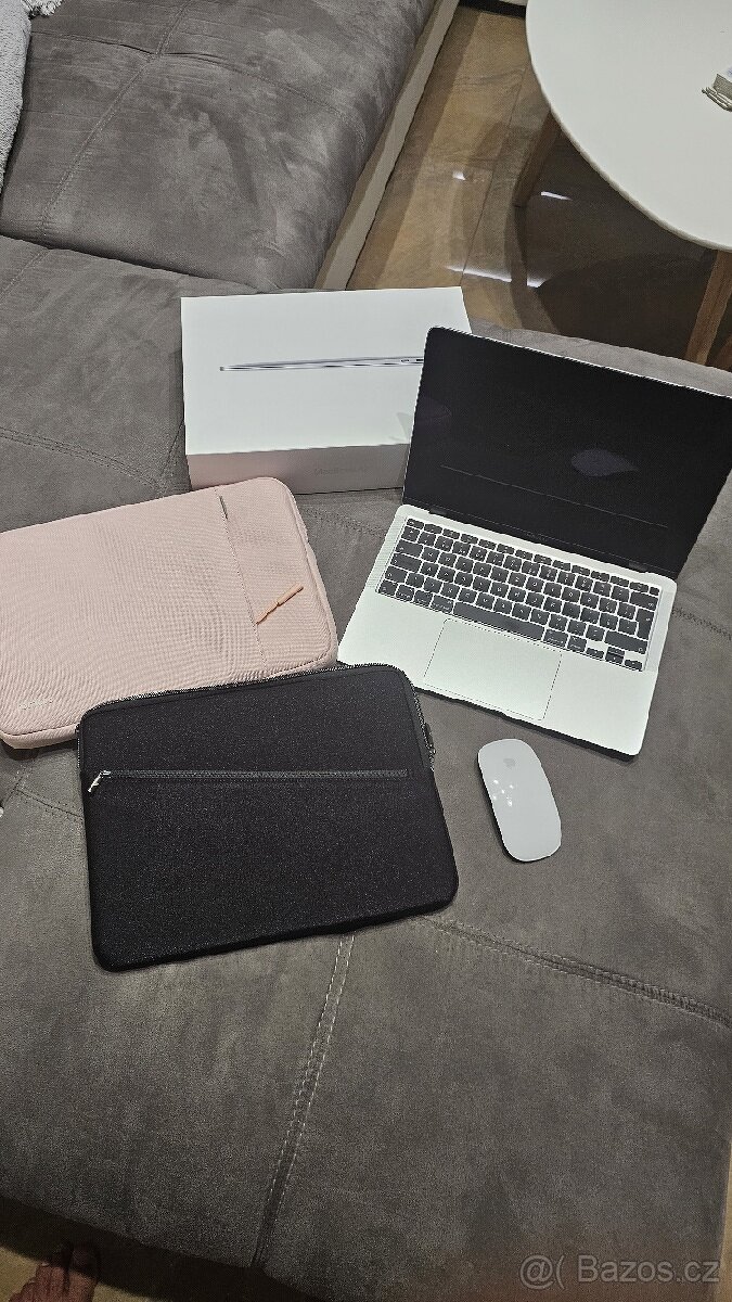 MacBook Air 13", čip M1h s 8jádrovým proc., Retina Displej - 6