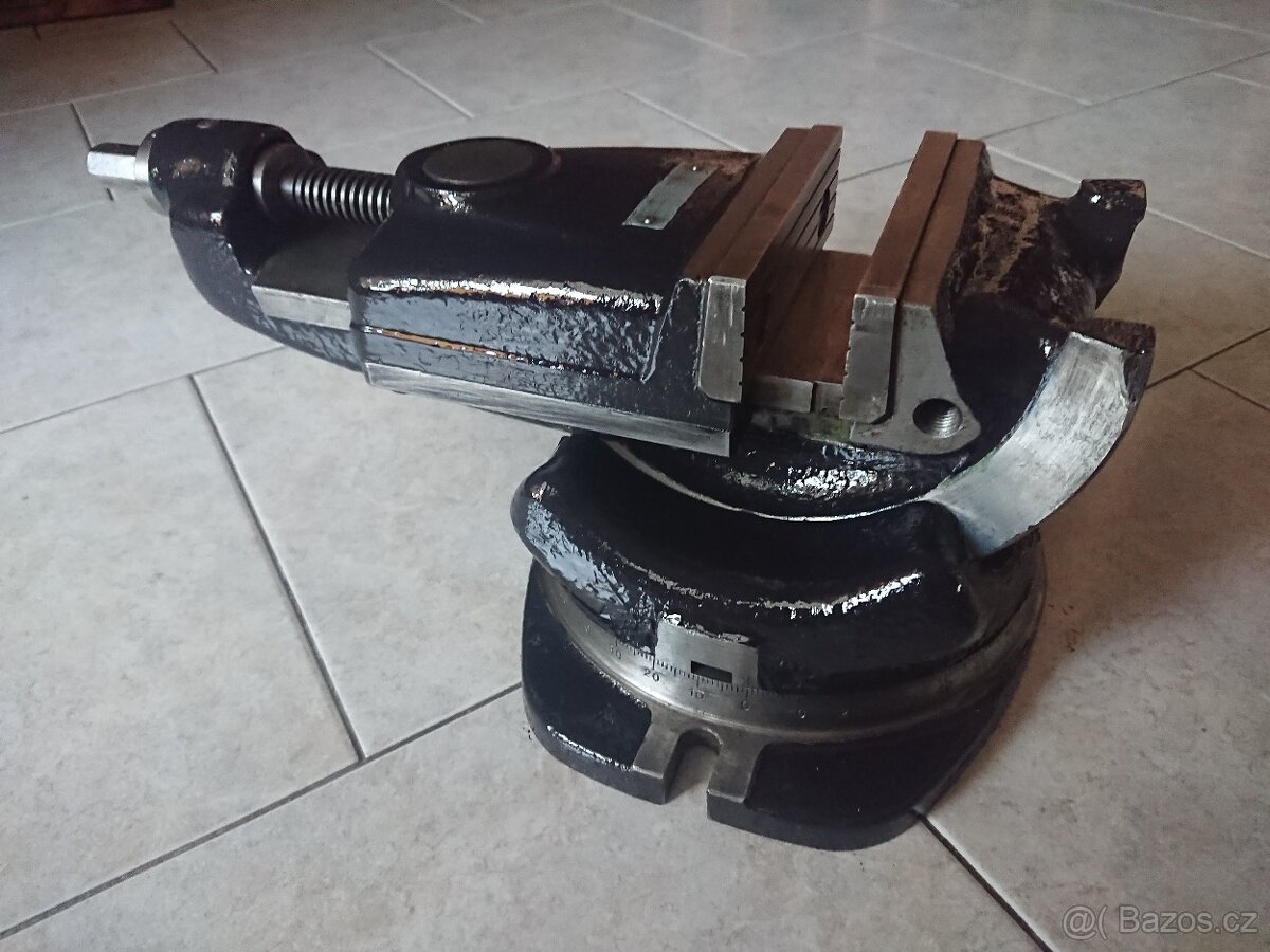 Strojní svěrák výklopný - otočný - 6