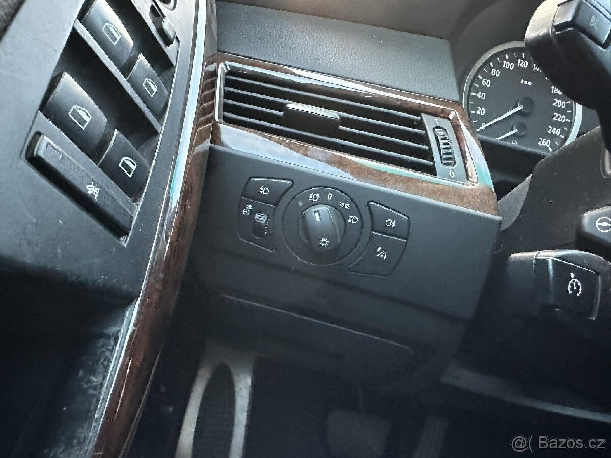 BMW E60 61 520 525 530 535 díly - 6