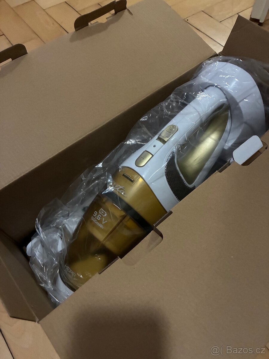 Ruční vysavač Eta - 6