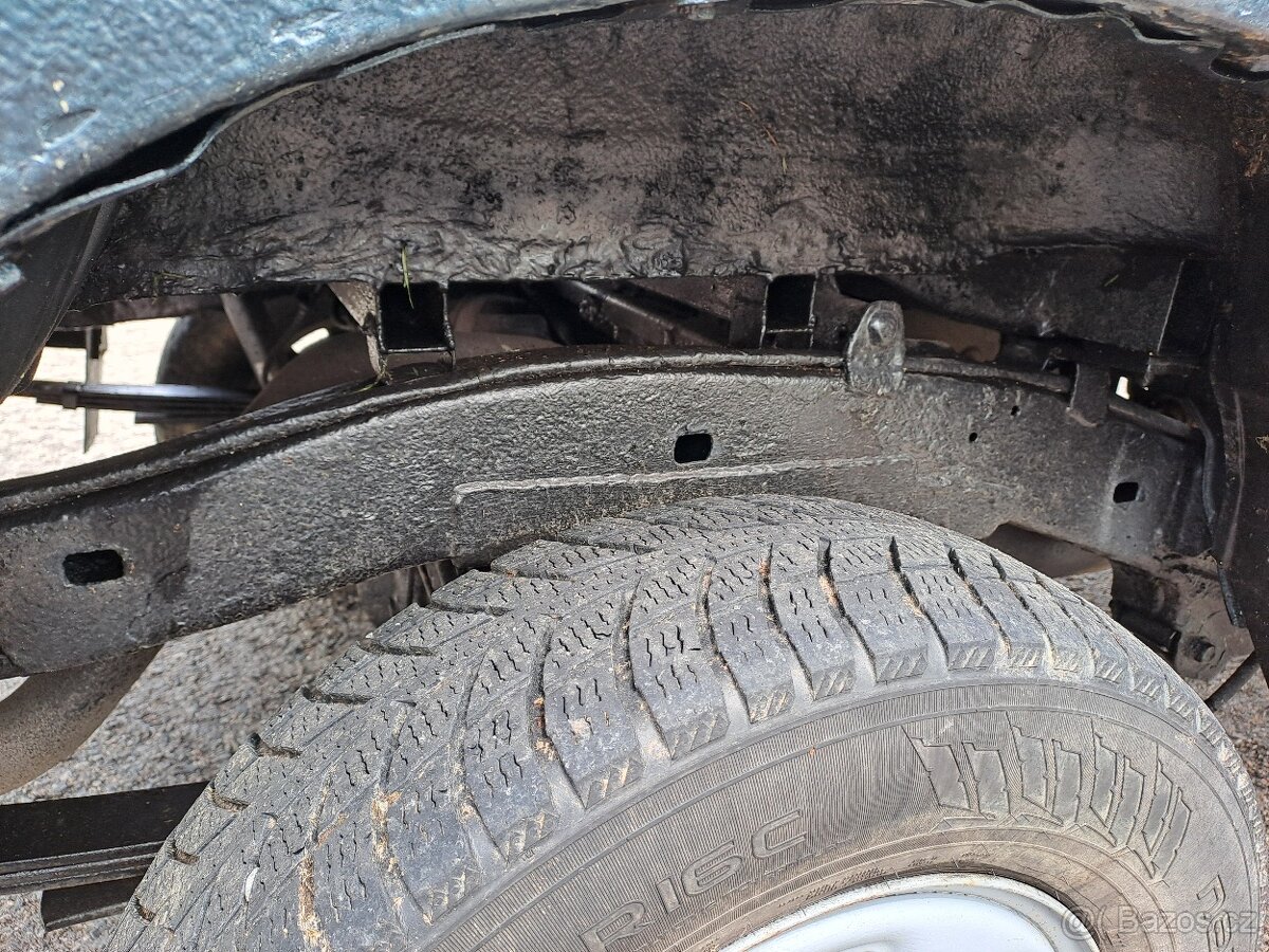 Toyota HILUX 2,5 88 kW - 6